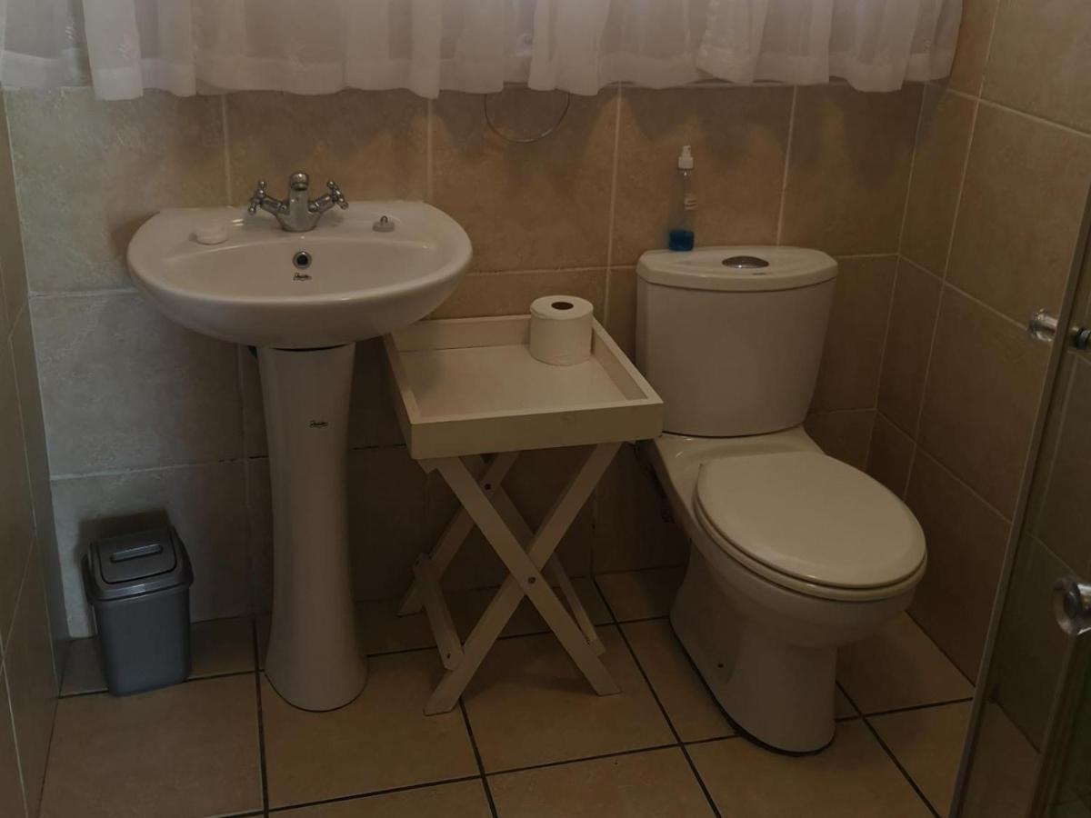 Smithland Guest Apartments Cape Town Белвилл Экстерьер фото