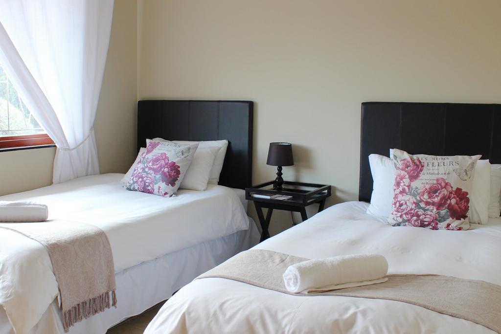 Smithland Guest Apartments Cape Town Белвилл Экстерьер фото