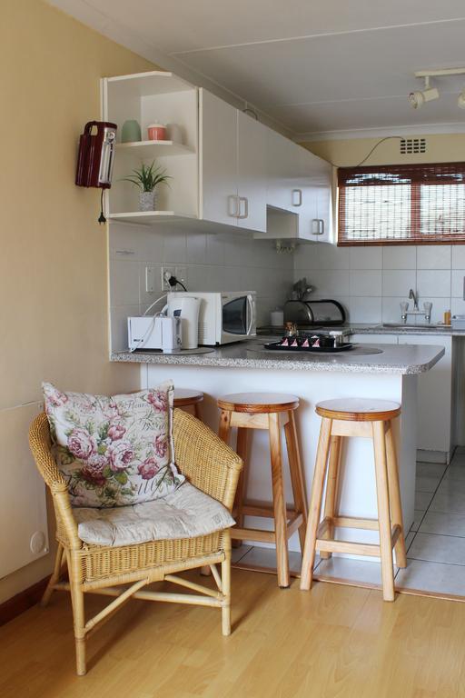 Smithland Guest Apartments Cape Town Белвилл Экстерьер фото