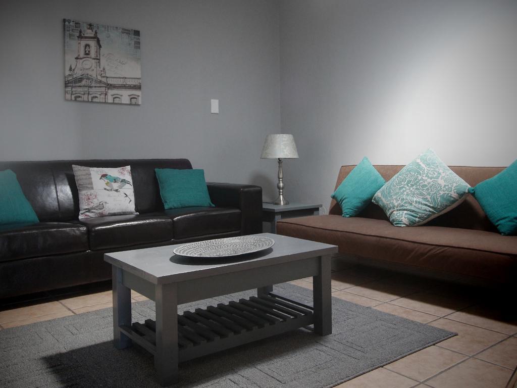 Smithland Guest Apartments Cape Town Белвилл Экстерьер фото
