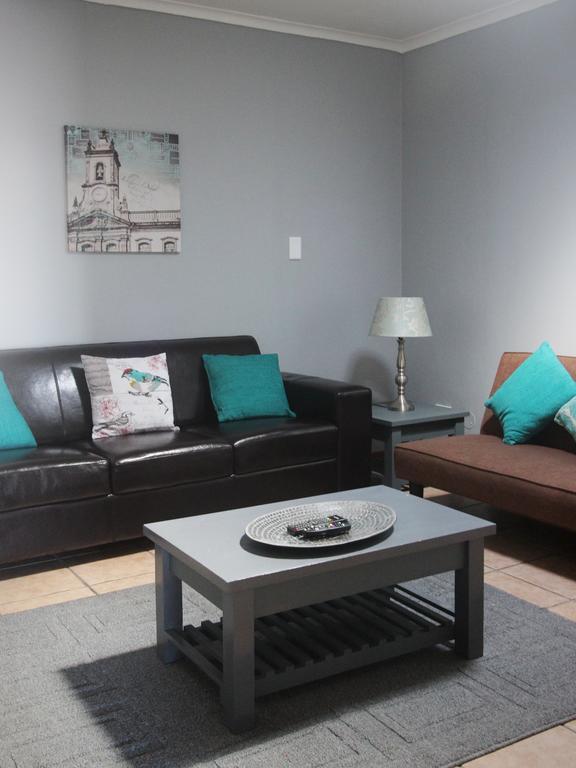 Smithland Guest Apartments Cape Town Белвилл Экстерьер фото
