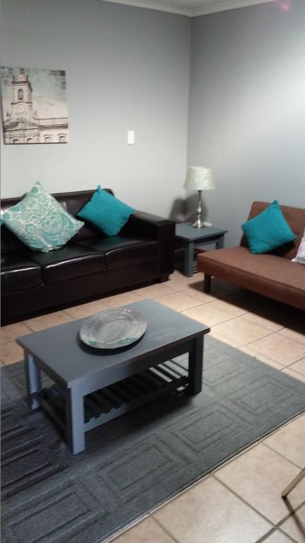 Smithland Guest Apartments Cape Town Белвилл Экстерьер фото