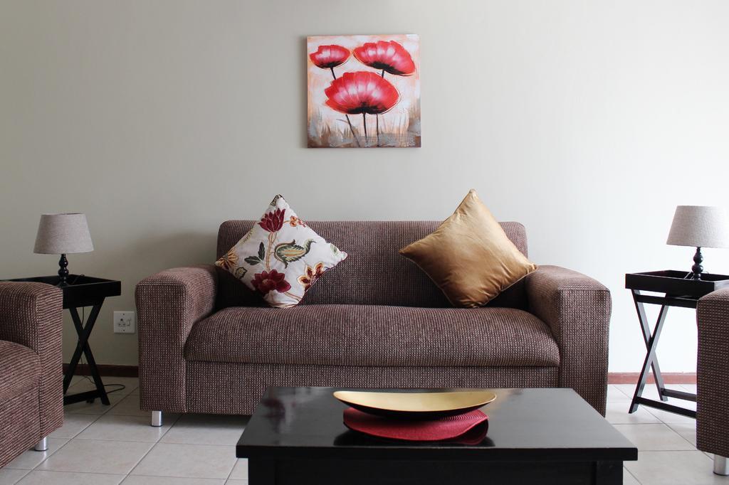Smithland Guest Apartments Cape Town Белвилл Экстерьер фото