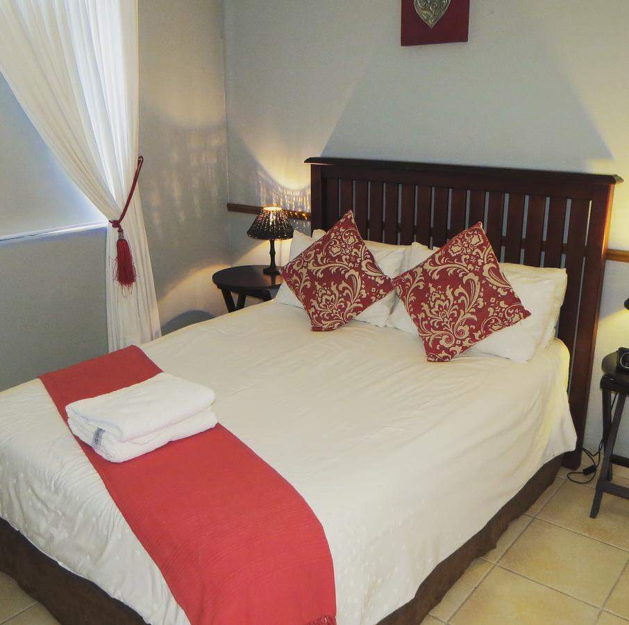 Smithland Guest Apartments Cape Town Белвилл Экстерьер фото
