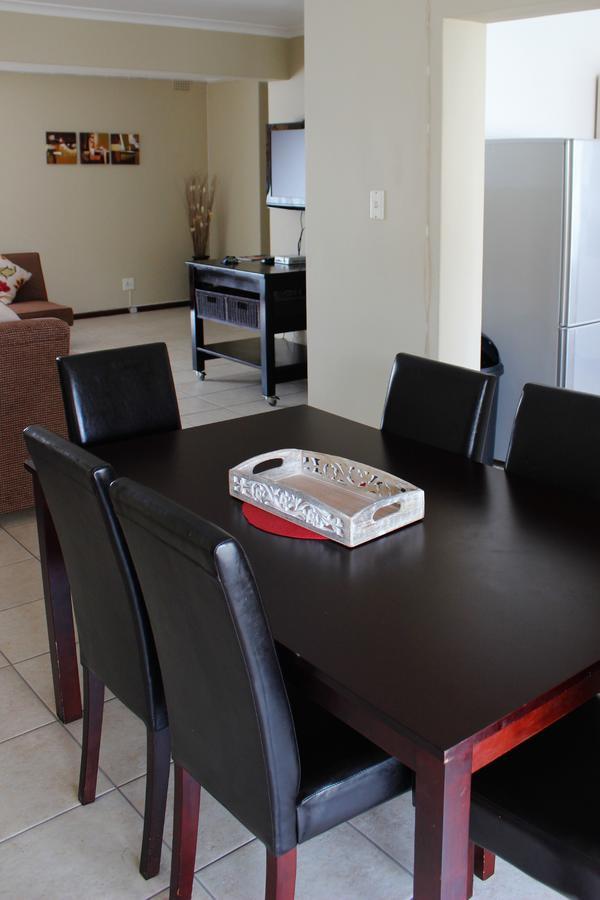 Smithland Guest Apartments Cape Town Белвилл Экстерьер фото