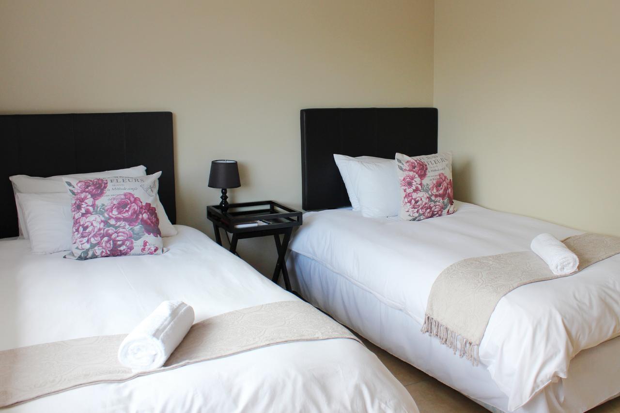Smithland Guest Apartments Cape Town Белвилл Экстерьер фото