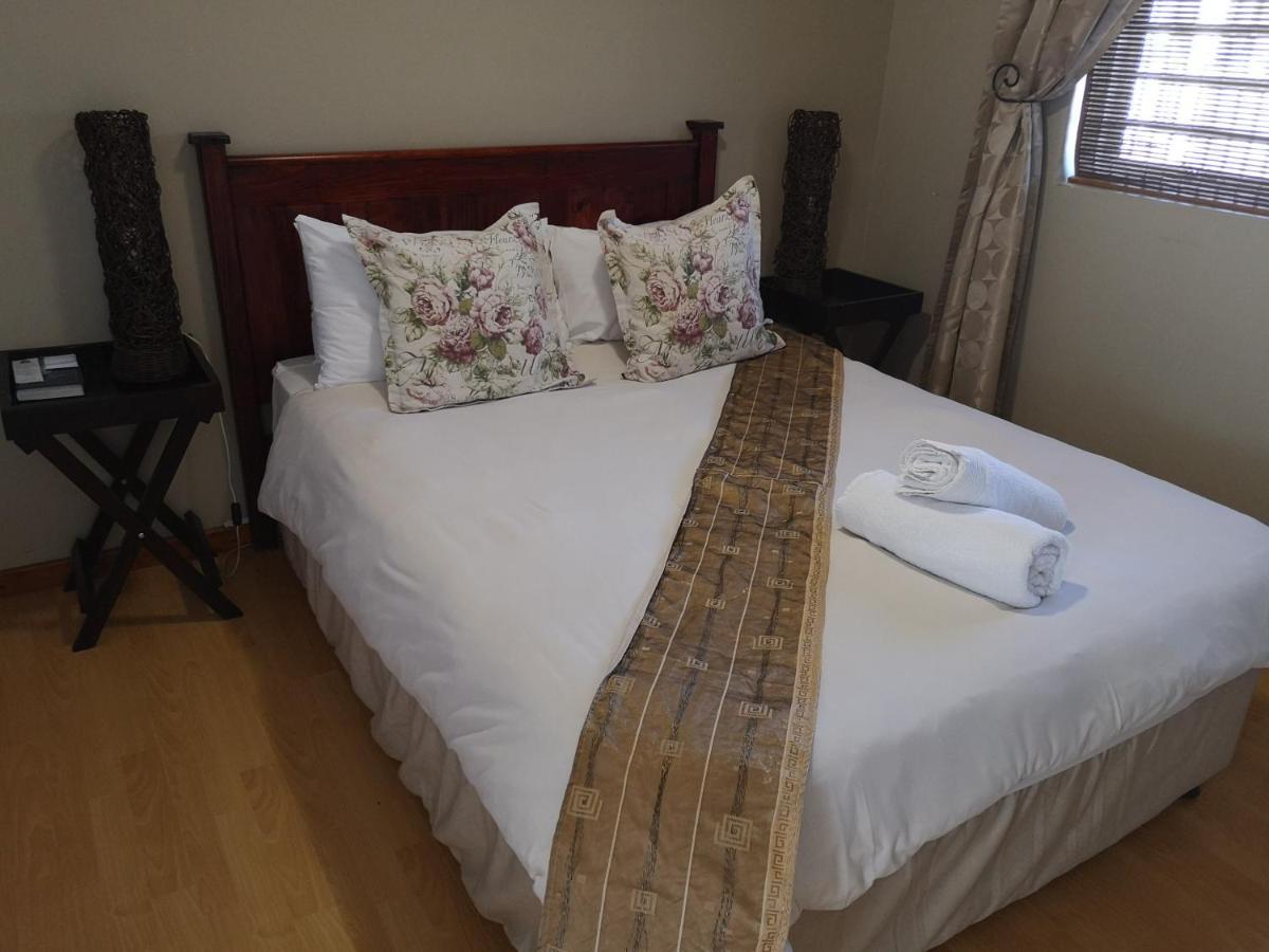 Smithland Guest Apartments Cape Town Белвилл Экстерьер фото