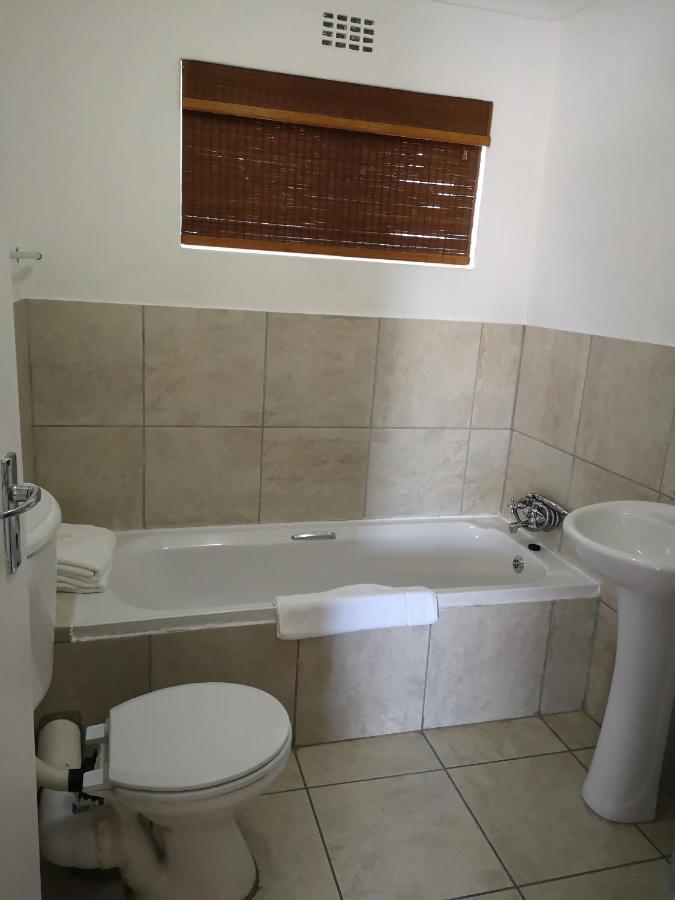 Smithland Guest Apartments Cape Town Белвилл Экстерьер фото
